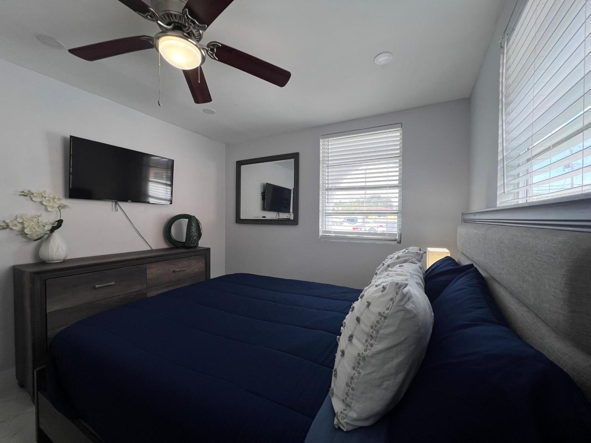 Charming Two Bedroom Apartment. Miami Luaran gambar