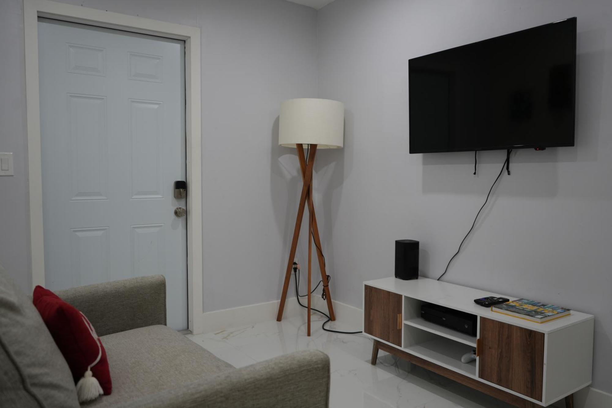 Charming Two Bedroom Apartment. Miami Luaran gambar