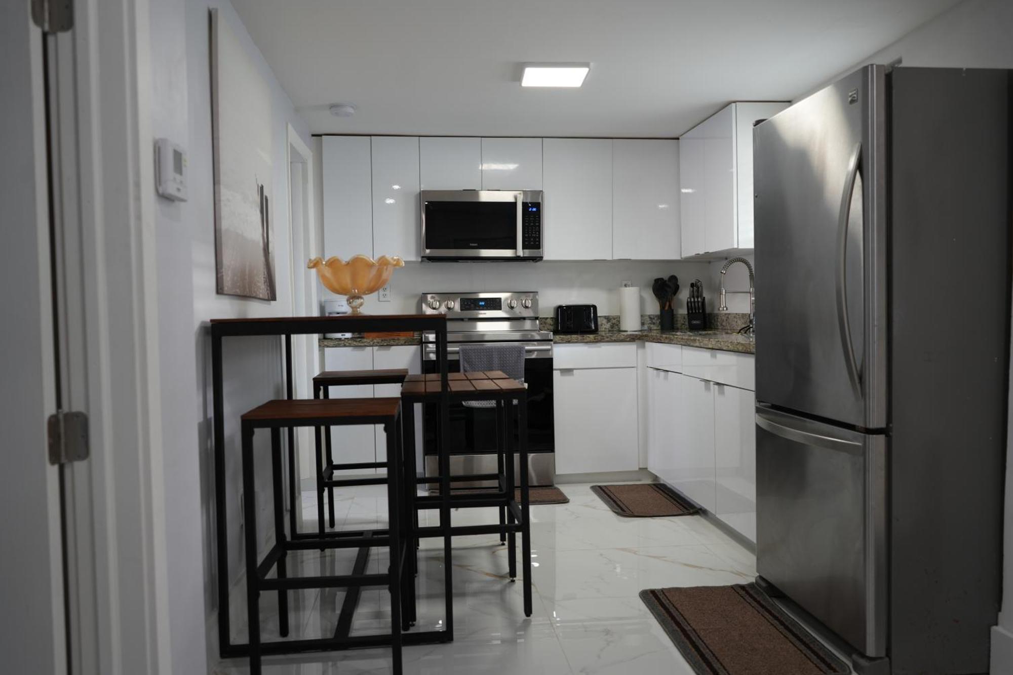 Charming Two Bedroom Apartment. Miami Luaran gambar