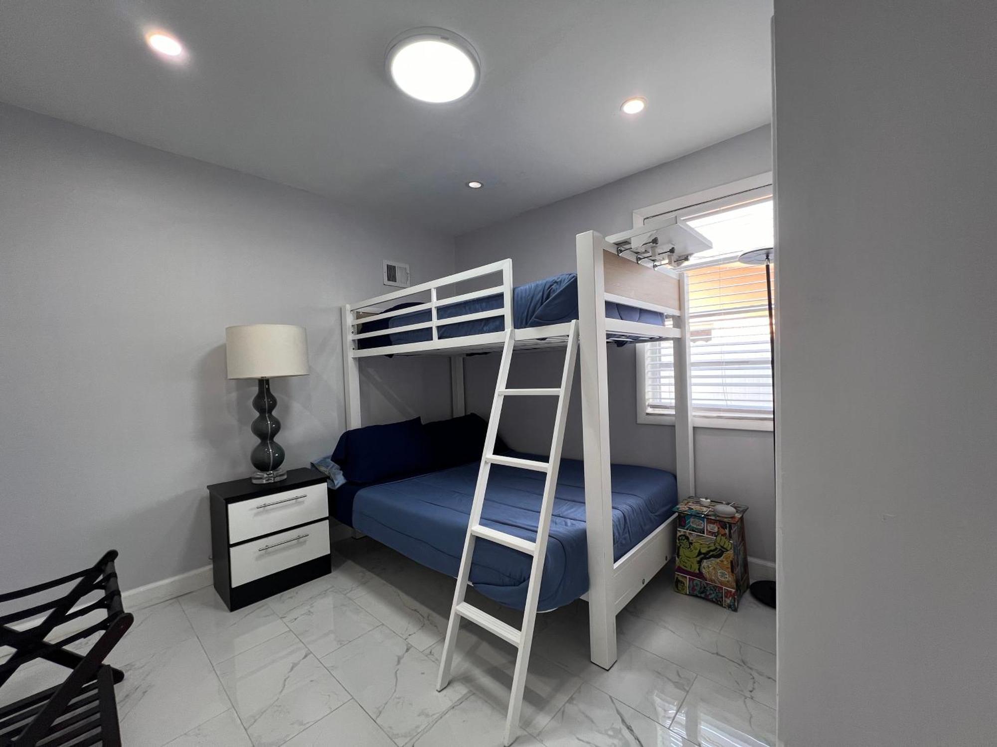 Charming Two Bedroom Apartment. Miami Luaran gambar