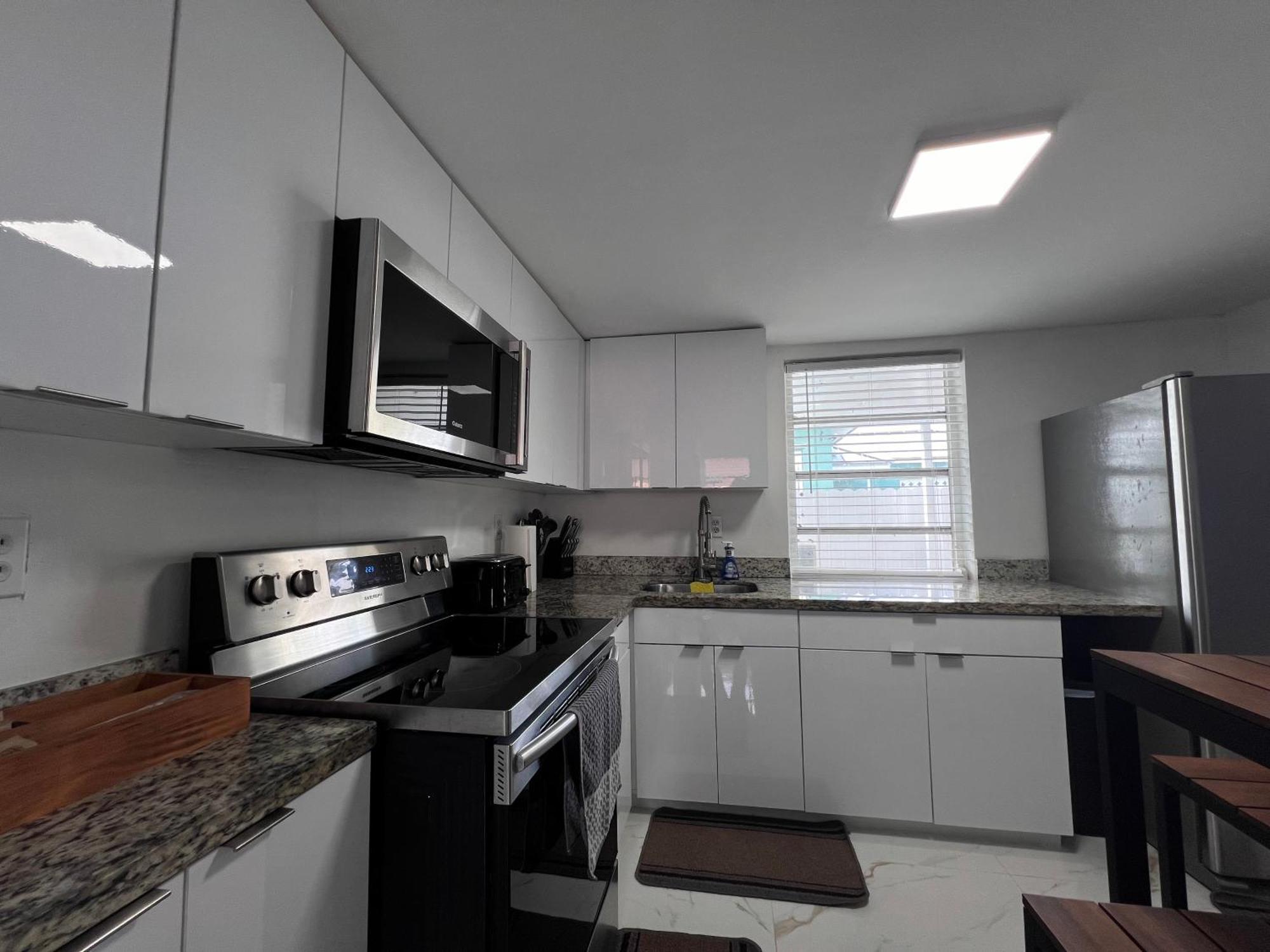 Charming Two Bedroom Apartment. Miami Luaran gambar